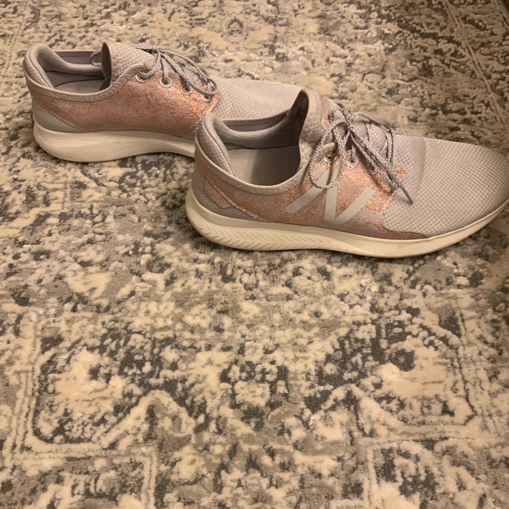 New balance women’s tennis shoes